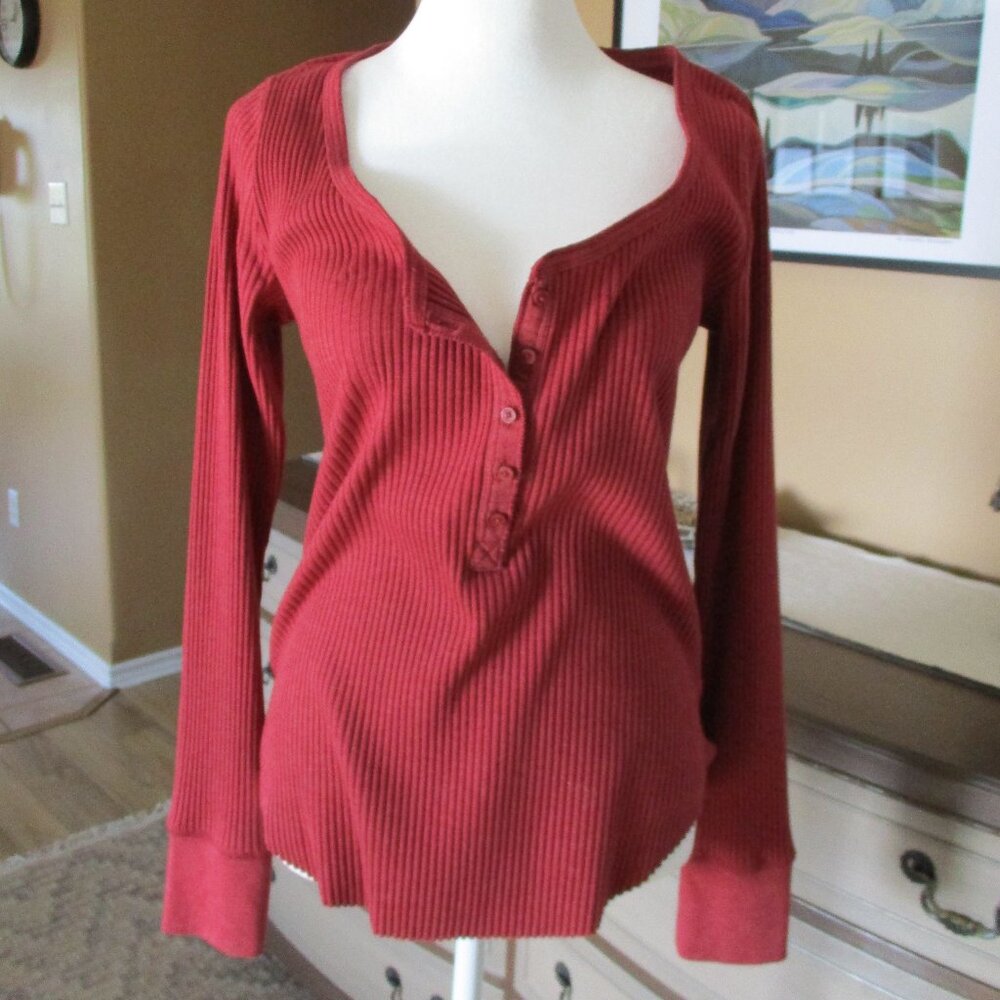 Henley long-sleeve